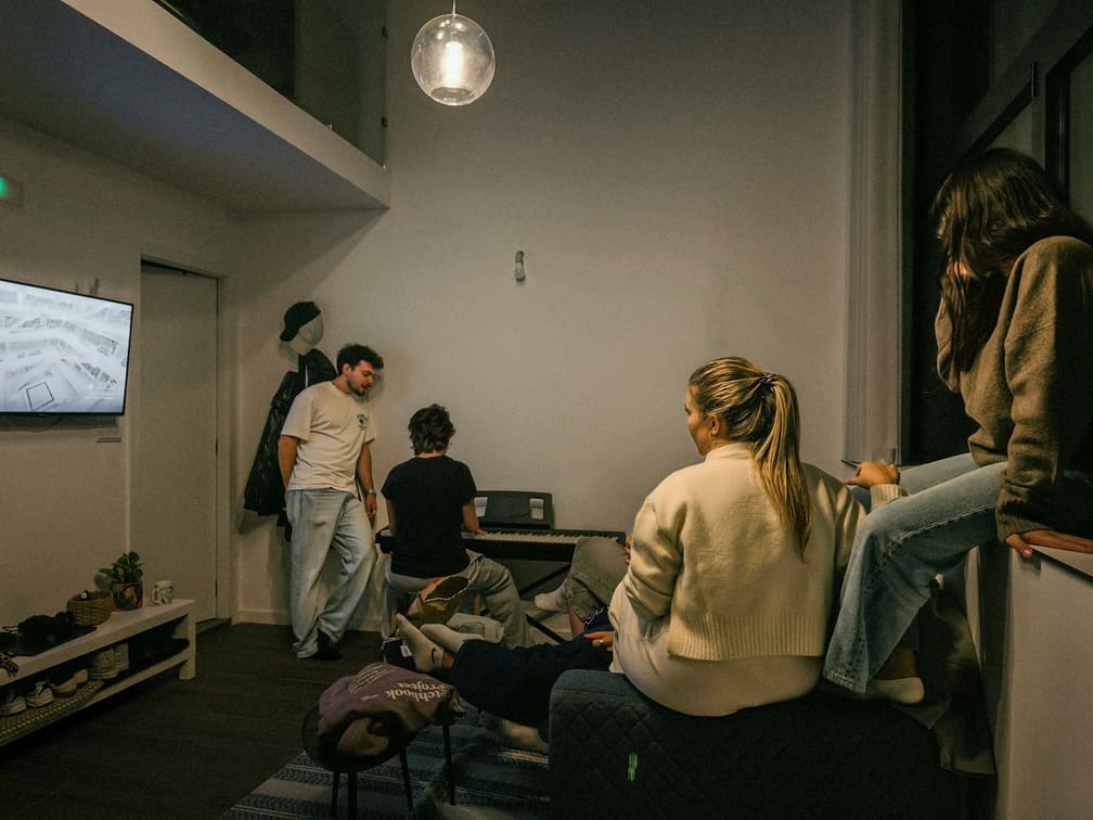 alexandre martins ikoj8pyw06e unsplash (1)